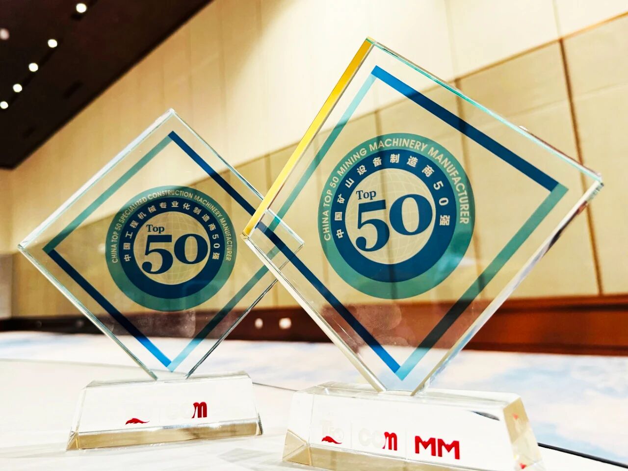 155054989172.jpg 2-1.jpg